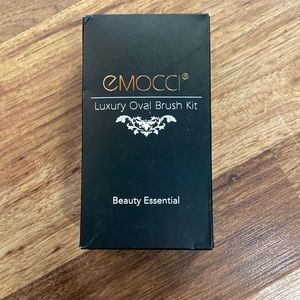Brand new luxury Oval Brush Kit